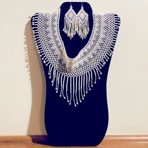 Huichol necklace and earrings set! 🤍